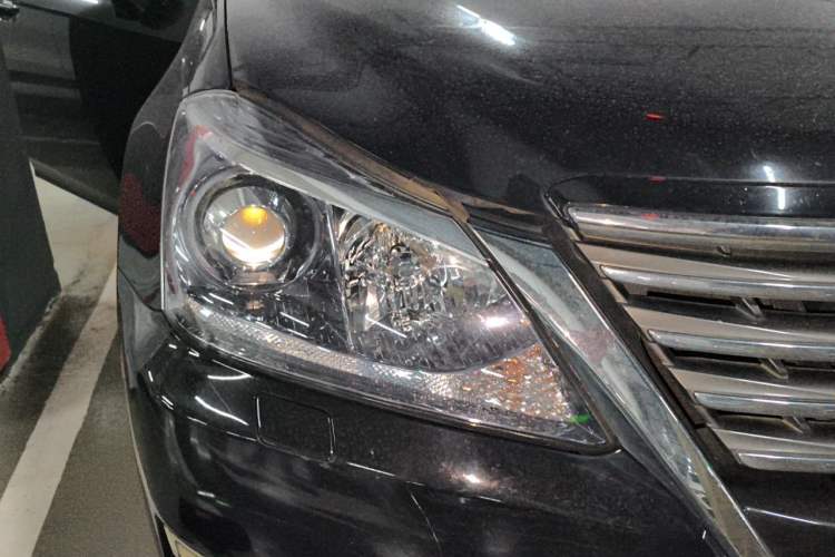 Used Toyota Crown 2012 2.5L Royal Comfort Edition Right Front Headlight