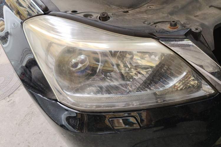 Used Toyota Crown 2012 2.5L Royal Right Front Headlight