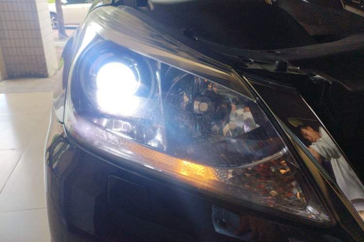 Used Toyota Crown 2012 2.5L Royal Comfort Edition Right Front Headlight