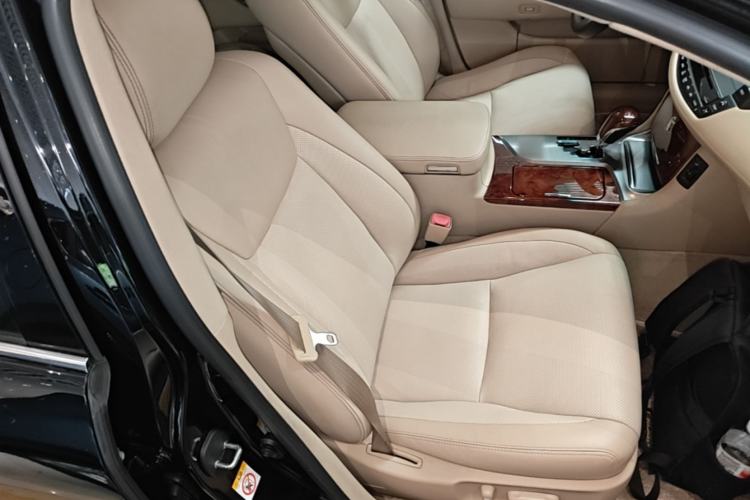 Used Toyota Crown 2012 2.5L Royal Leather Edition Right Front Seat