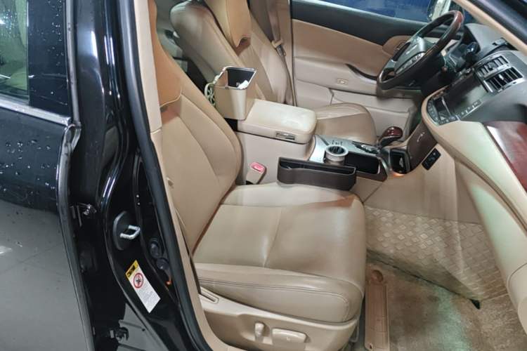 Used Toyota Crown 2012 3.0L Royal Saloon VIP Right Front Seat