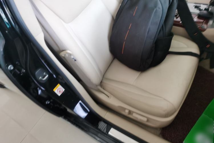 Used Toyota Crown 2012 2.5L Royal Leather Edition Right Front Seat