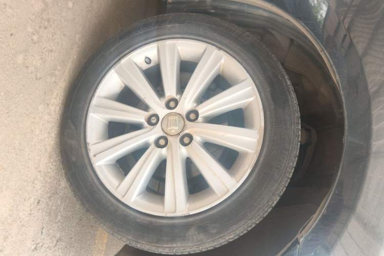 Used Toyota Crown 2012 2.5L Royal Right Front Wheel Hub