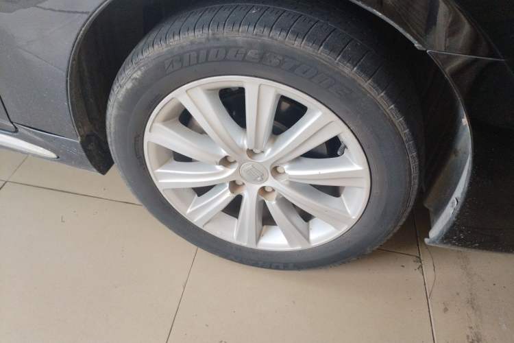 Used Toyota Crown 2012 2.5L Royal Comfort Edition Right Front Wheel Hub