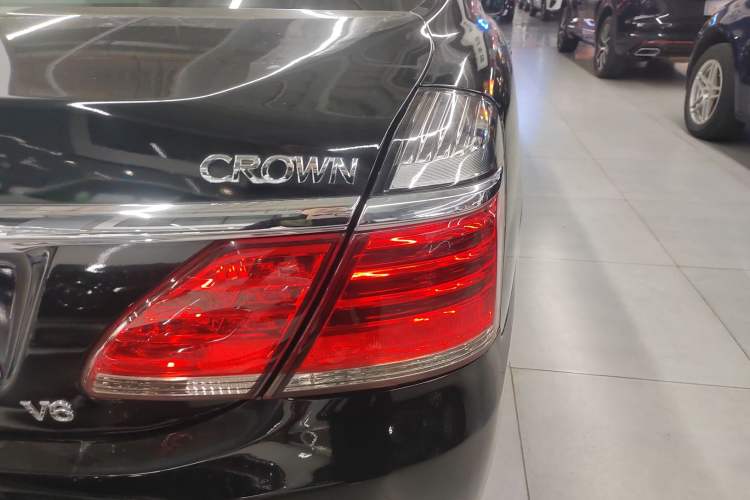 Used Toyota Crown 2012 2.5L Royal Leather Edition Right Rear Taillight