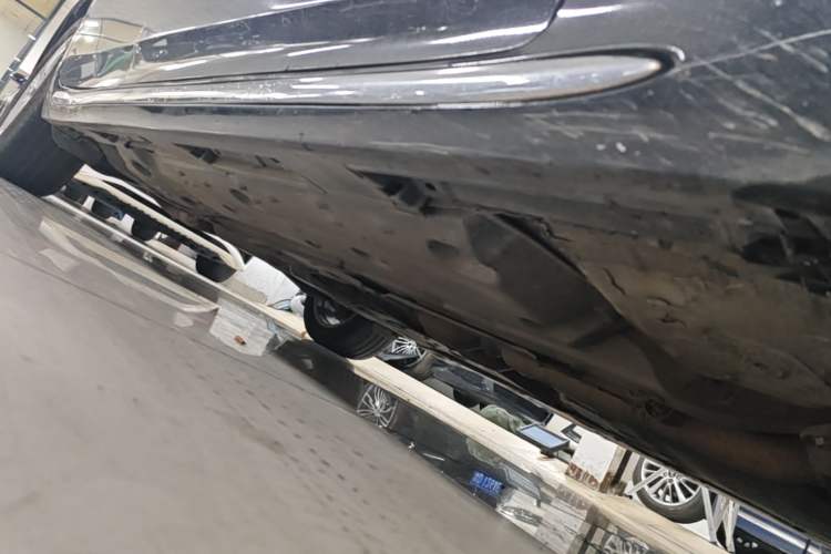 Used Toyota Crown 2012 3.0L Royal Saloon VIP Right Side Sill