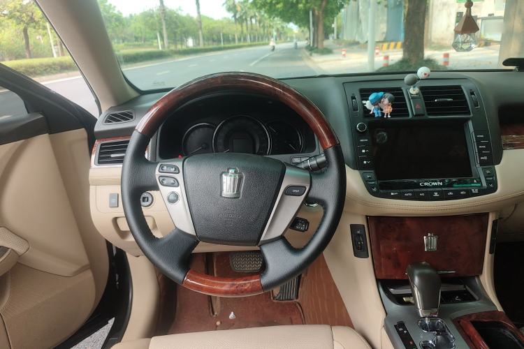 Used Toyota Crown 2012 2.5L Royal Leather Edition Steering Wheel