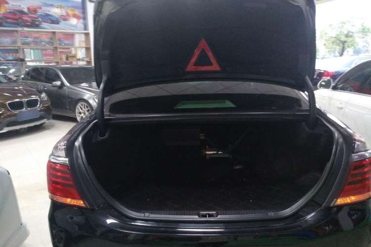 Used Toyota Crown 2012 2.5L Royal Leather Edition Trunk