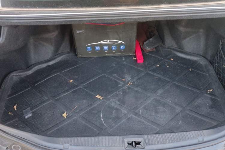 Used Toyota Crown 2012 2.5L Royal Leather Edition Trunk