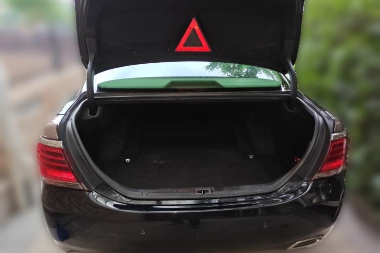 Used Toyota Crown 2012 2.5L Royal Navigation Edition Trunk