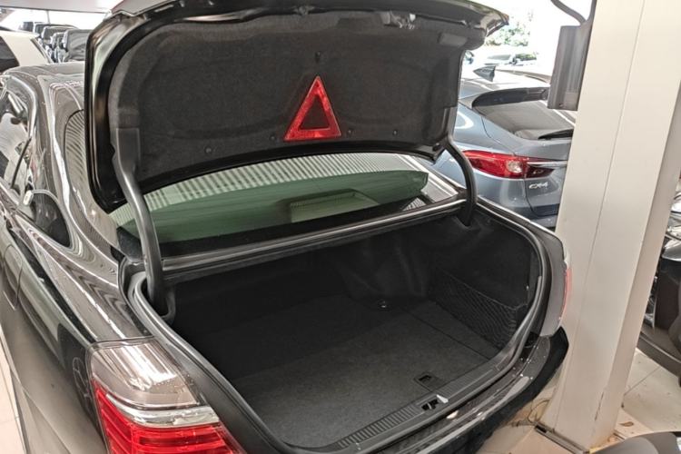Used Toyota Crown 2012 2.5L Royal Leather Edition Trunk