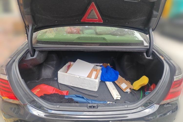 Used Toyota Crown 2012 2.5L Royal Leather Edition Trunk