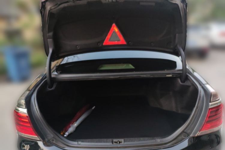 Used Toyota Crown 2012 2.5L Royal Leather Edition Trunk