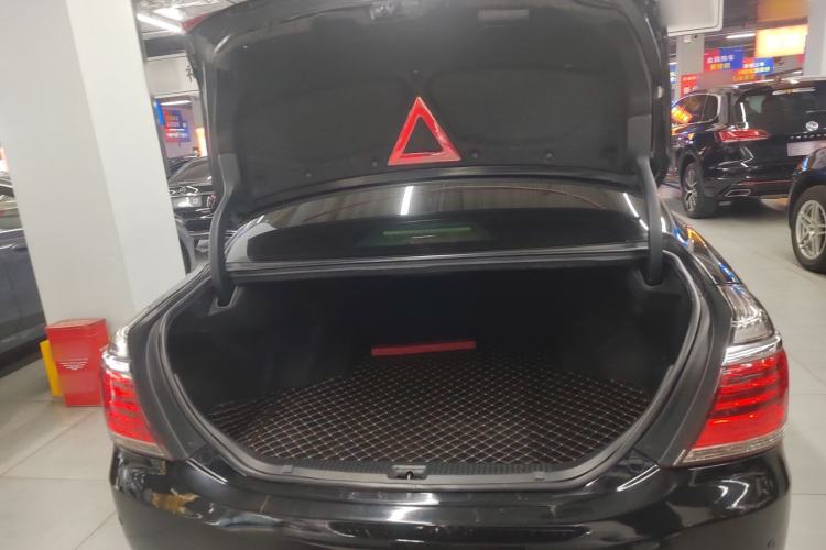 Used Toyota Crown 2012 2.5L Royal Leather Edition Trunk