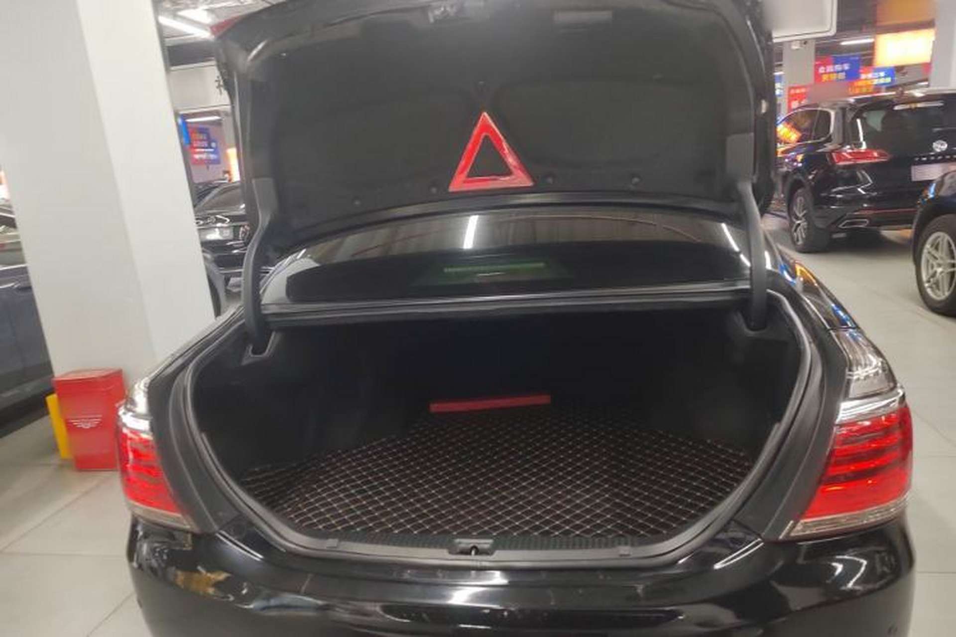 Used Toyota Crown 2012 2.5L Royal Leather Edition Trunk