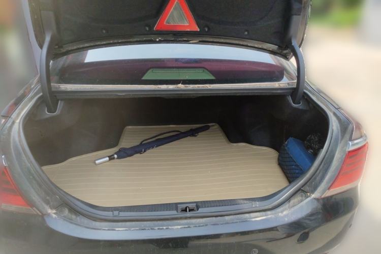 Used Toyota Crown 2012 2.5L Royal Leather Edition Trunk