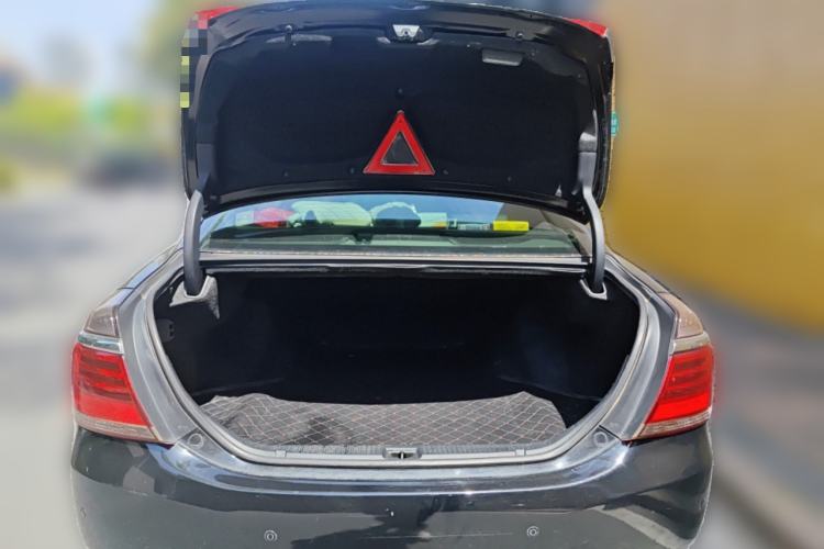 Used Toyota Crown 2012 2.5L Royal Leather Edition Trunk