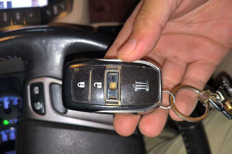 Used Toyota Crown 2012 2.5L Royal Comfort Edition Vehicle Key