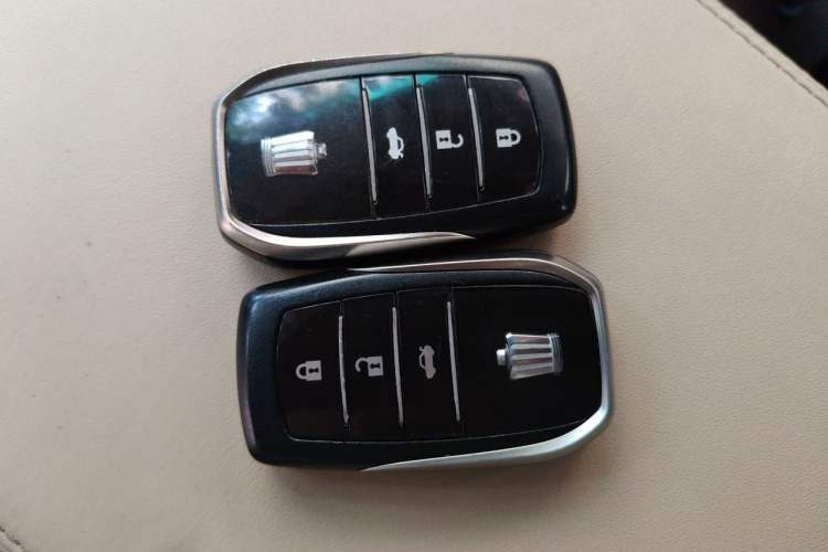 Used Toyota Crown 2012 2.5L Royal Vehicle Key
