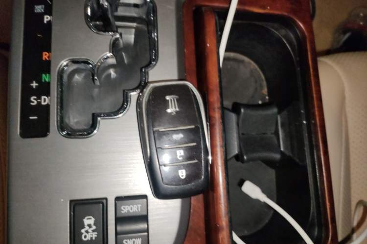 Used Toyota Crown 2012 2.5L Royal Leather Edition Vehicle Key