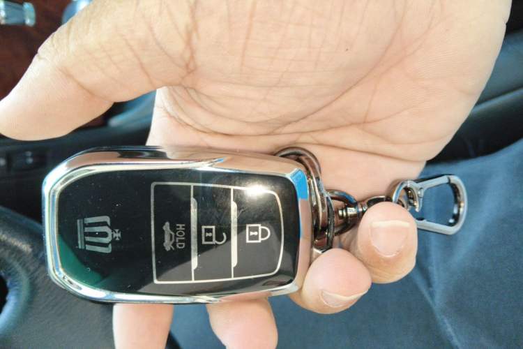 Used Toyota Crown 2012 2.5L Royal Leather Edition Vehicle Key