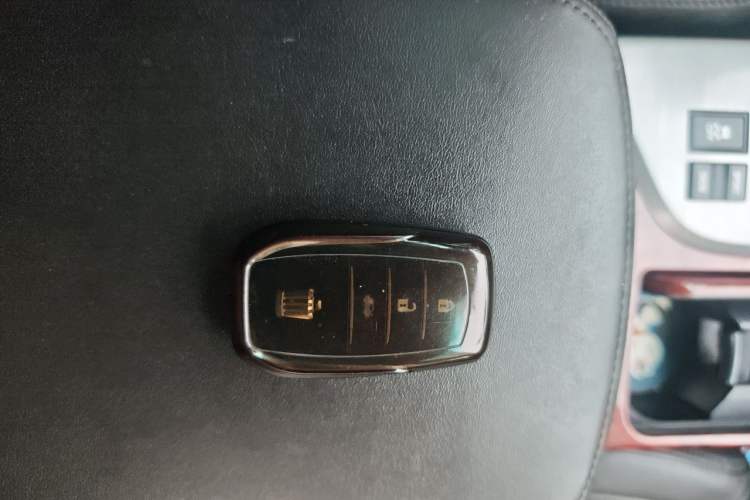 Used Toyota Crown 2012 2.5L Royal Leather Edition Vehicle Key