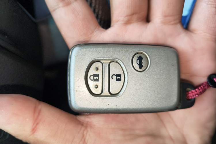 Used Toyota Crown 2012 2.5L Royal Leather Edition Vehicle Key