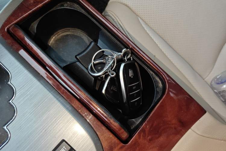 Used Toyota Crown 2012 2.5L Royal Navigation Edition Vehicle Key