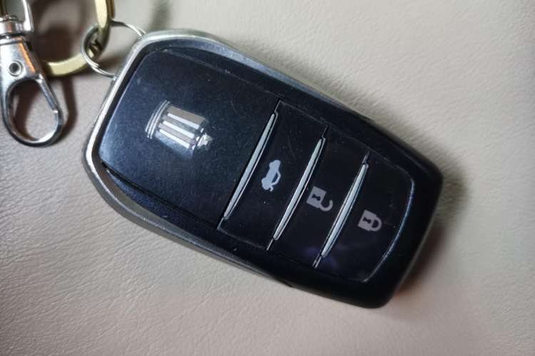 Used Toyota Crown 2012 2.5L Royal Vehicle Key