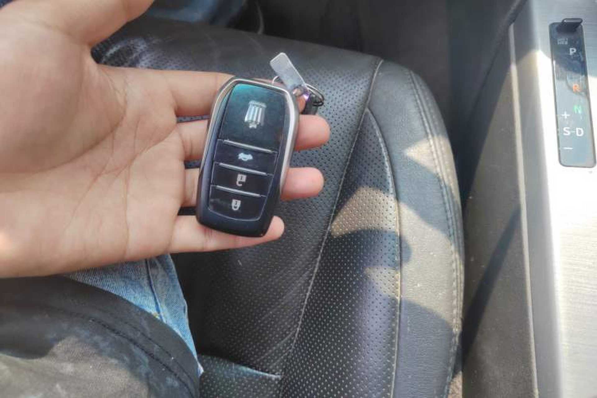 Used Toyota Crown 2012 2.5L Royal Navigation Edition Vehicle Key