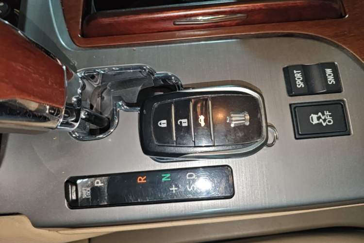 Used Toyota Crown 2012 3.0L Royal Saloon VIP Vehicle Key