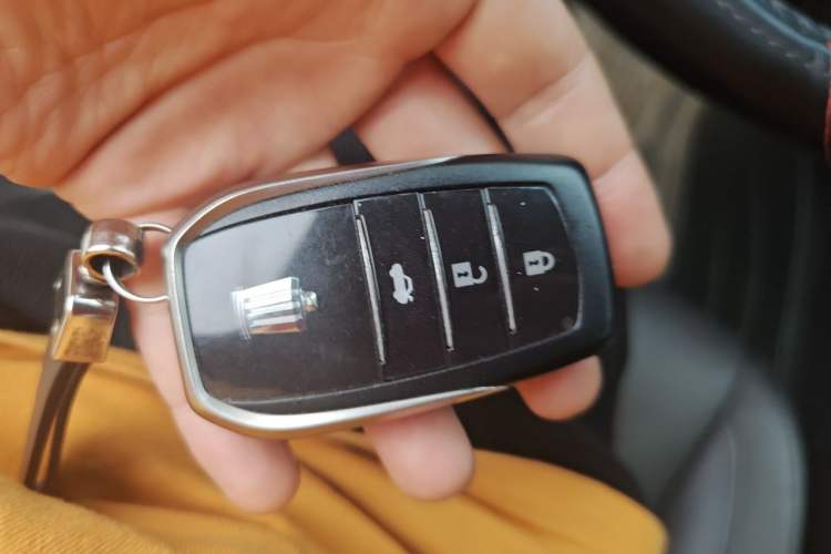 Used Toyota Crown 2012 2.5L Royal Navigation Edition Vehicle Key