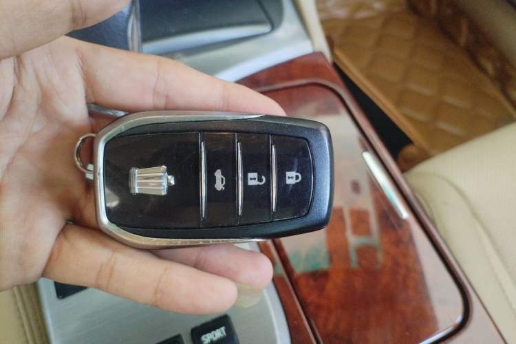 Used Toyota Crown 2012 2.5L Royal Comfort Edition Vehicle Key