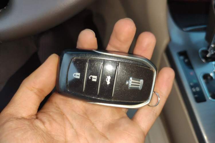 Used Toyota Crown 2012 2.5L Royal Leather Edition Vehicle Key