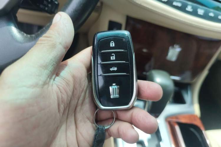 Used Toyota Crown 2012 2.5L Royal Leather Edition Vehicle Key