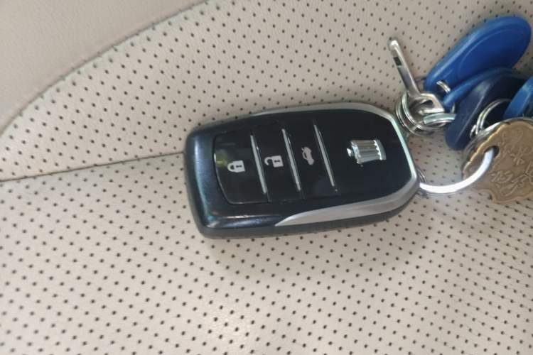 Used Toyota Crown 2012 2.5L Royal Leather Edition Vehicle Key