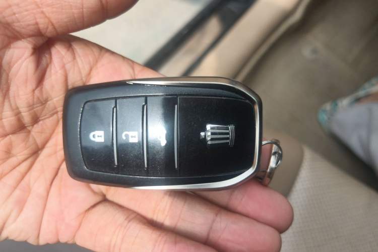 Used Toyota Crown 2012 2.5L Royal Leather Edition Vehicle Key