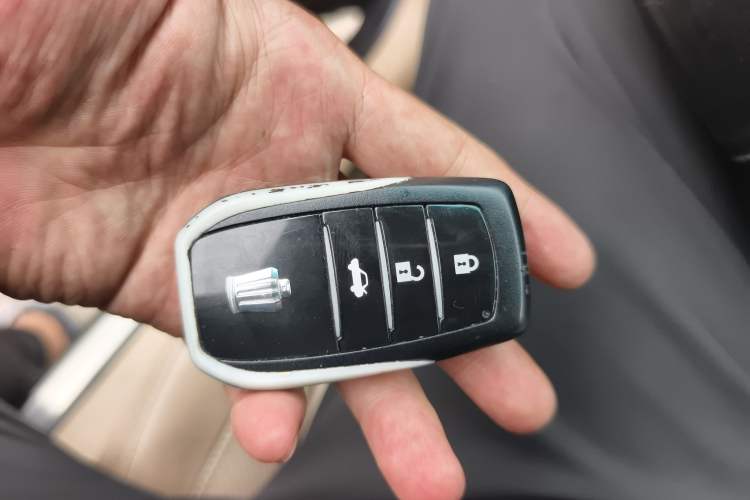 Used Toyota Crown 2012 2.5L Royal Leather Edition Vehicle Key