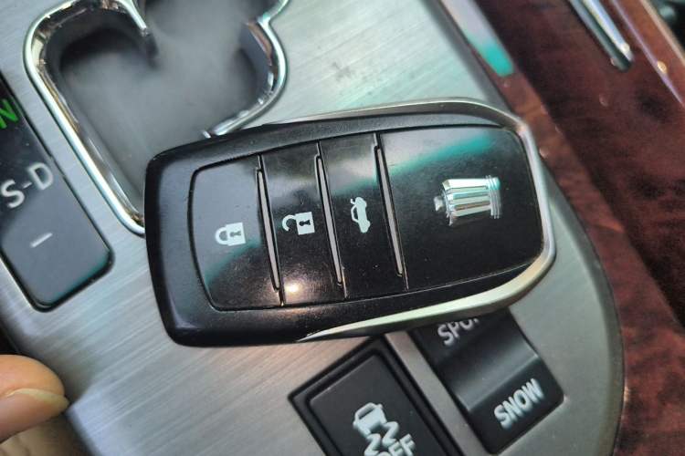 Used Toyota Crown 2012 2.5L Royal Leather Edition Vehicle Key