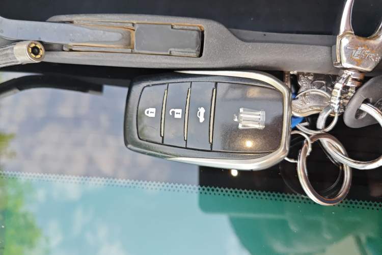 Used Toyota Crown 2012 2.5L Royal Leather Edition Vehicle Key
