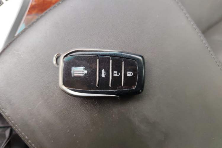 Used Toyota Crown 2012 2.5L Royal Leather Edition Vehicle Key
