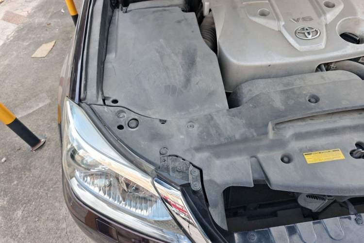 Used Toyota Crown 2012 2.5L Royal Leather Edition Engine Bay Right