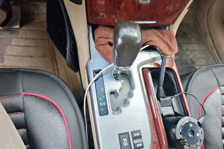 Used Toyota Crown 2012 2.5L Royal Leather Edition Gear Lever