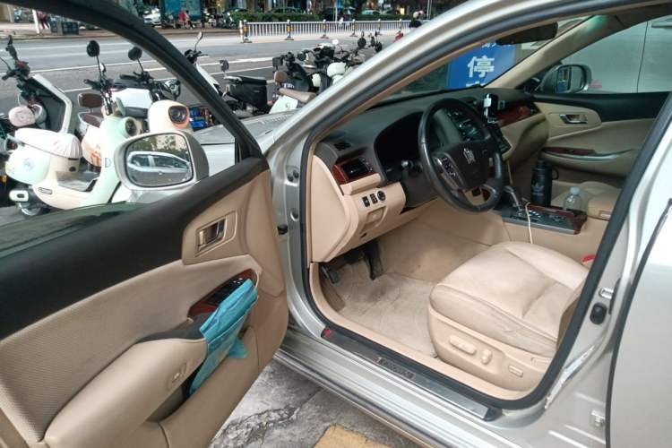 Used Toyota Crown 2012 2.5L Royal Leather Edition Driver Seat