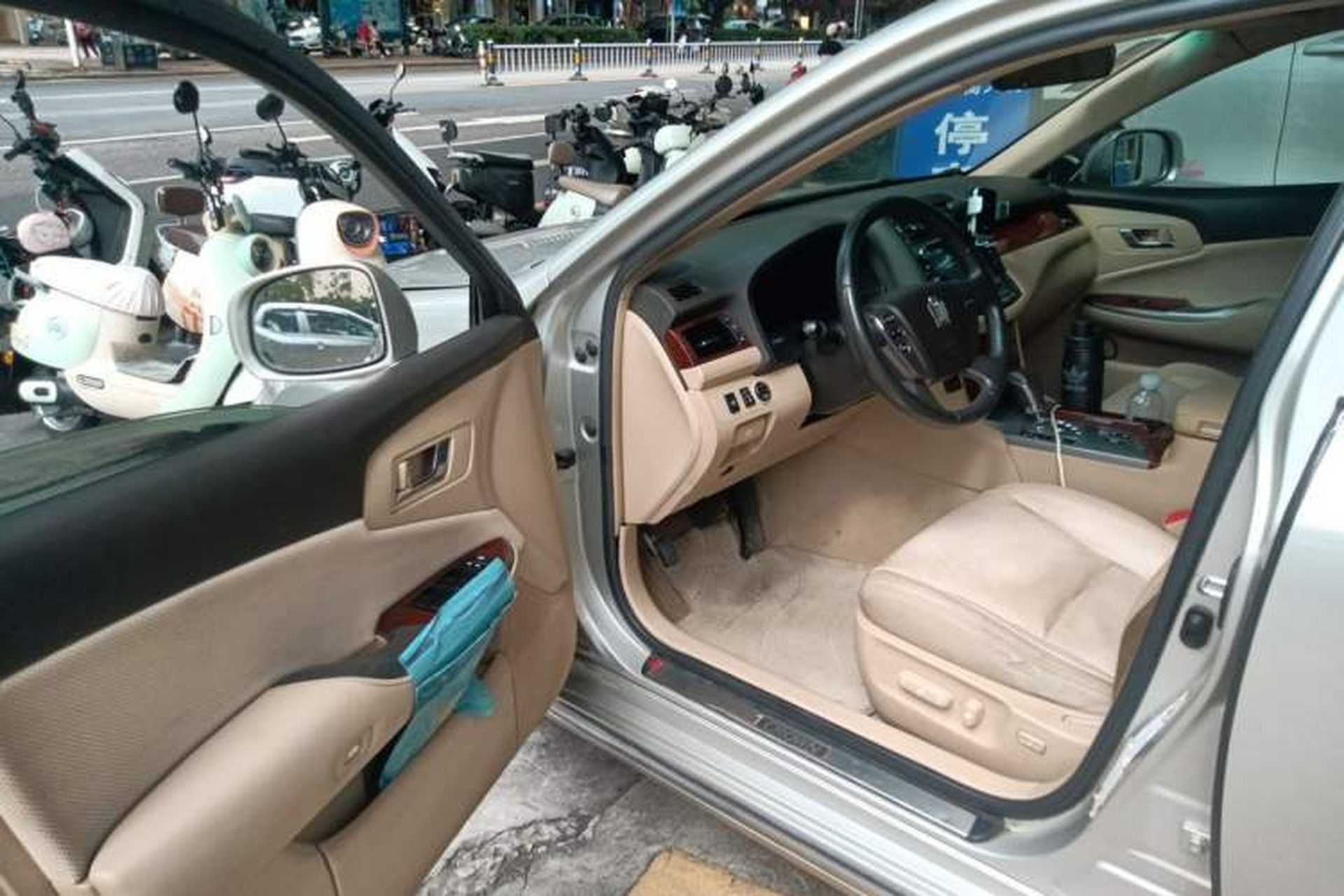 Used Toyota Crown 2012 2.5L Royal Leather Edition Driver Seat