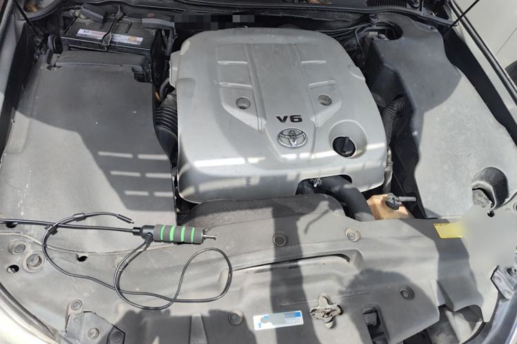 Used Toyota Crown 2012 2.5L Royal Leather Edition Engine Bay