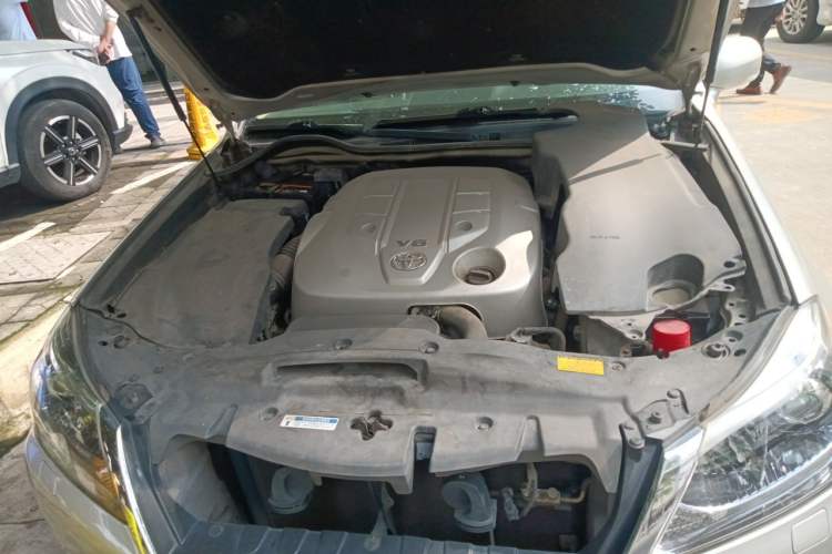 Used Toyota Crown 2012 2.5L Royal Leather Edition Engine Bay