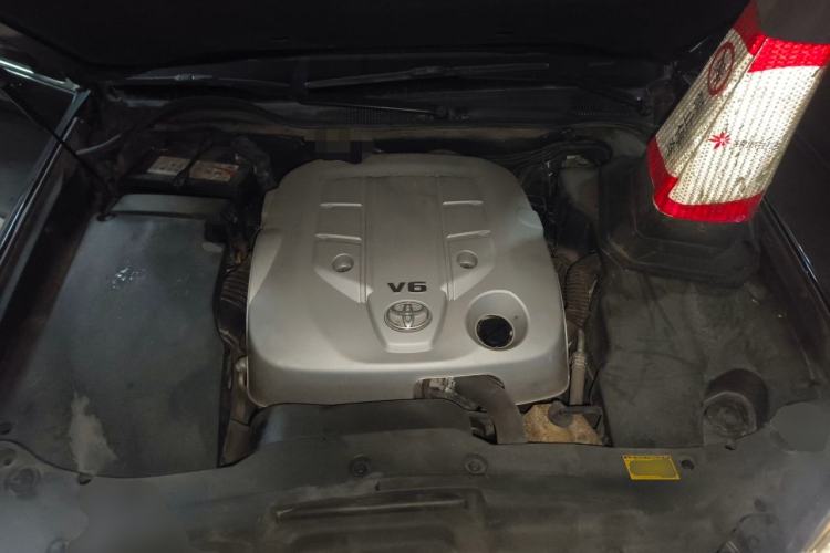Used Toyota Crown 2012 2.5L Royal Leather Edition Engine Bay