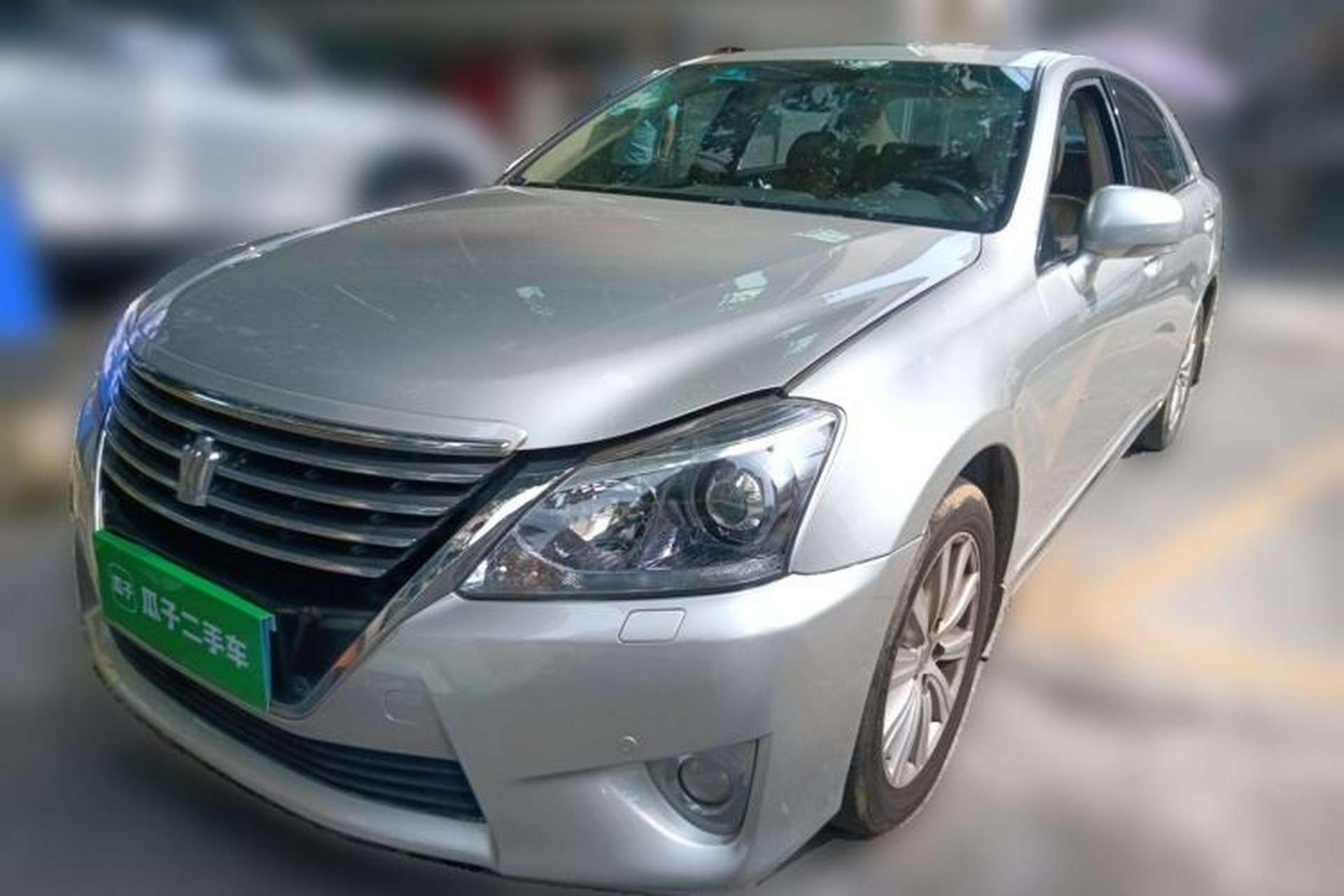 Used Toyota Crown 2012 2.5L Royal Leather Edition Front Left 45 Deg