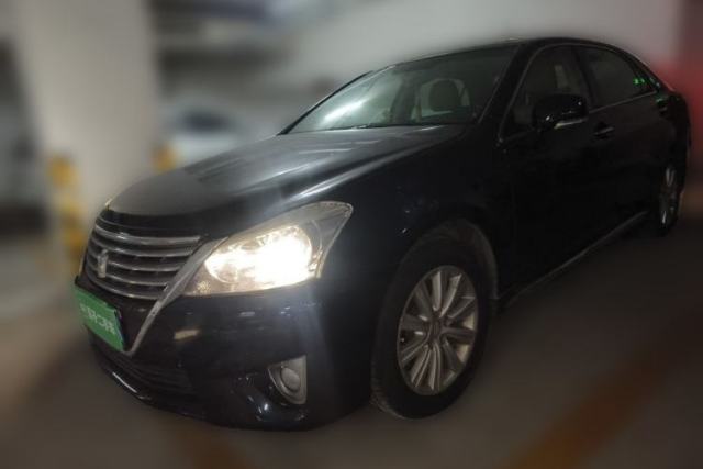 Ojetý Toyota Crown 2012 2.5L Royal Leather Edition